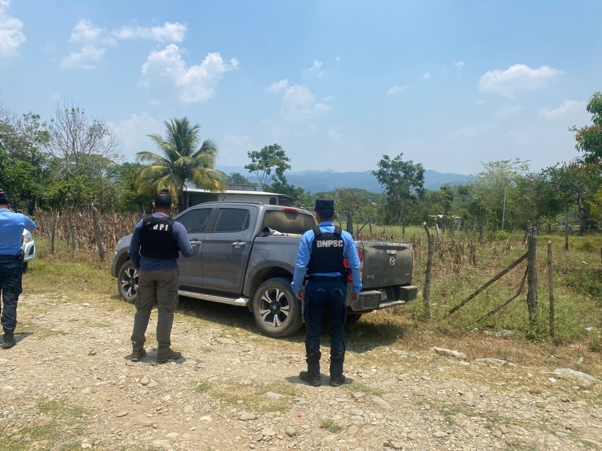 En Santa Bárbara recuperan vehículo robado con reporte de robo en Guatemala