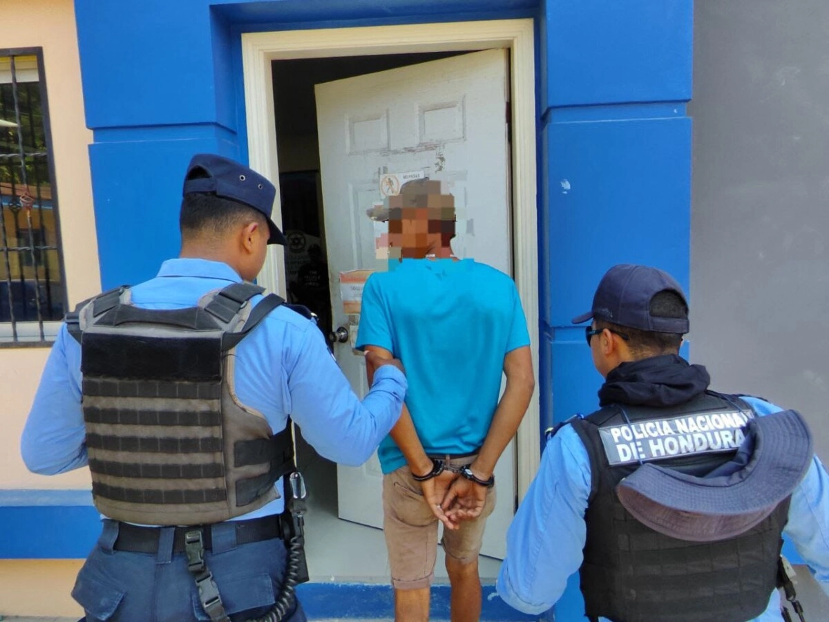Autoridades de la UDEP-1 arrestan a un albañil por el delito de tenencia y portación ilegal de arma de fuego en La Ceiba