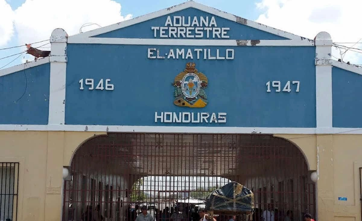 DIPAMPCO desarrolla campaña de socialización en El Amatillo frontera entre Honduras y El Salvador