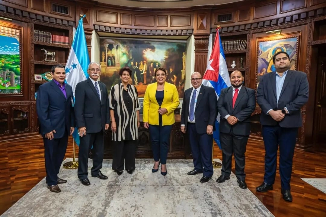 Presidenta Xiomara Castro avanza en su compromiso de la erradicación del analfabetismo en Honduras