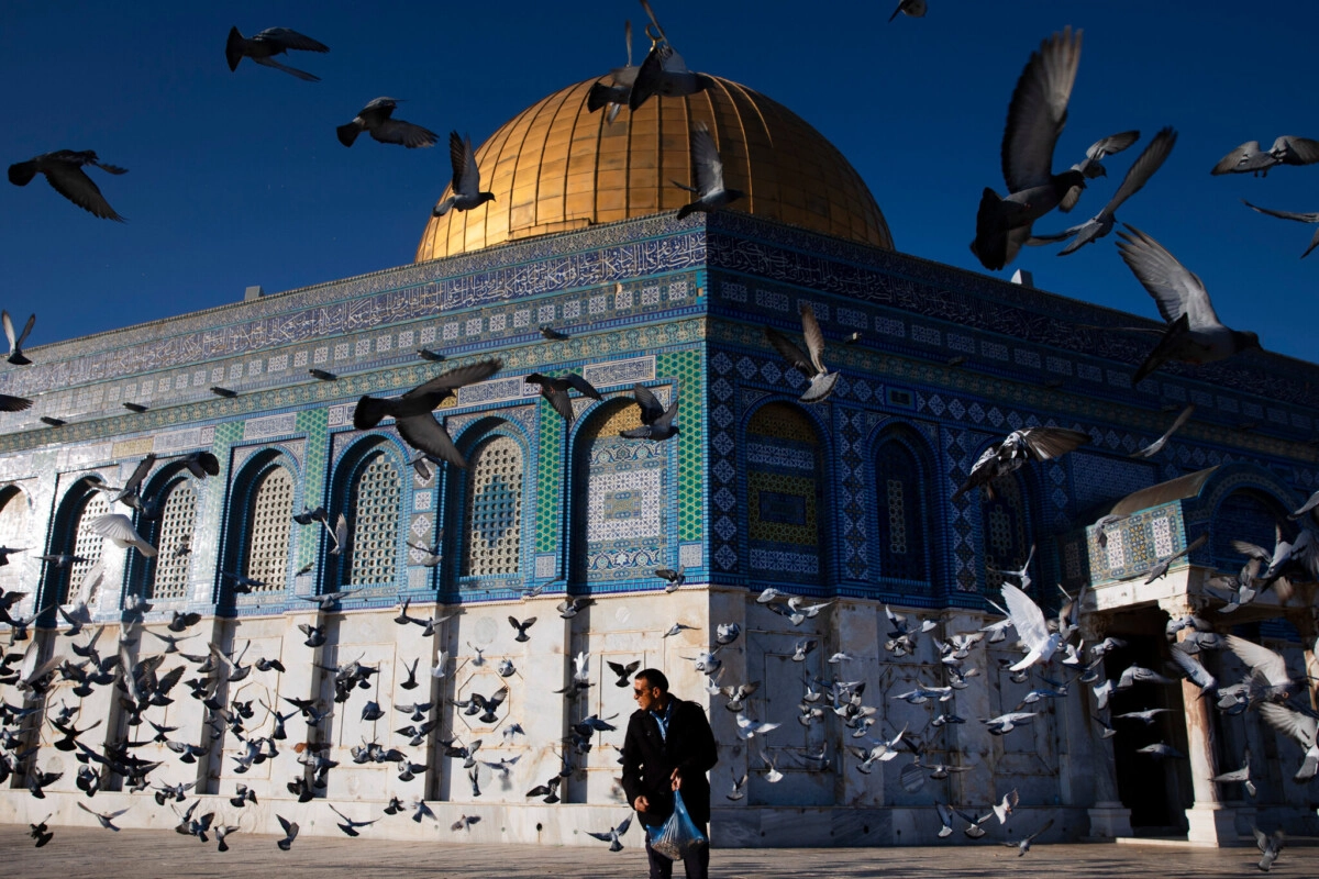 Seguridad israelí logra liberar a fieles musulmanes encerrados en Mezquita Al-Aqsa por extremistas islámicos