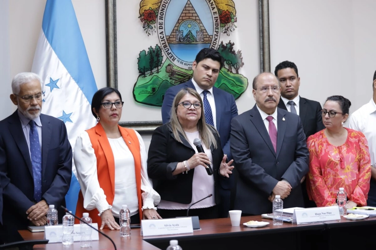 Colegio de Economistas de Honduras coincidente con el proyecto de la Ley de Justicia Tributaria