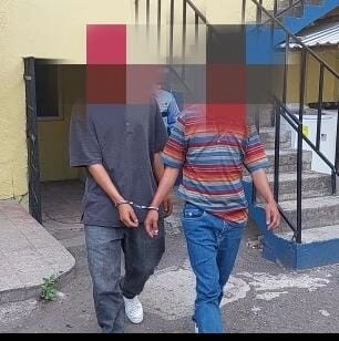 Con droga y arma de fuego arrestan a dos supuestos MS-13 en el Reparto de Tegucigalpa