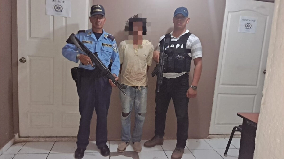 En Valle, funcionarios policiales capturan sujeto con orden de captura pendiente por el delito de lesiones