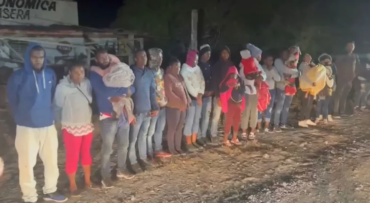 Encuentran con vida a 49 migrantes secuestrados en México