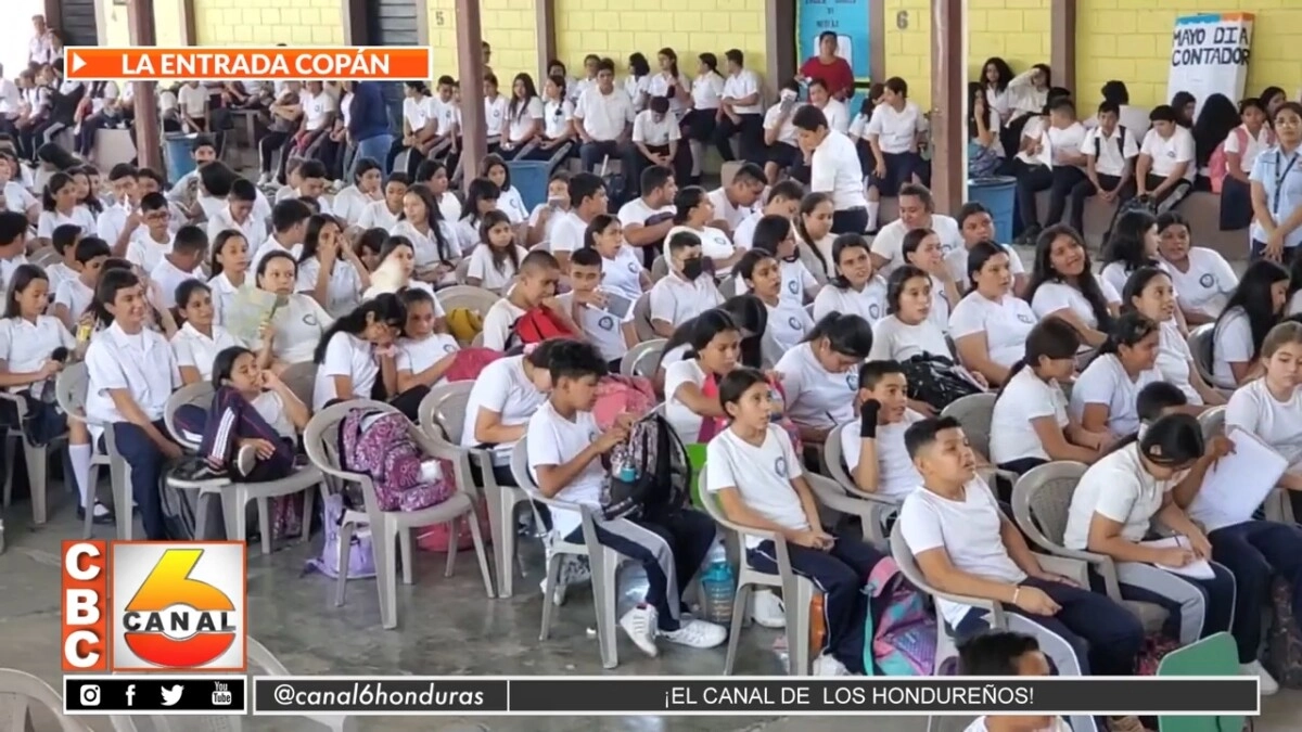 Fuerzas vivas imparten charlas a jóvenes de centros educativos en La Entrada, Copán