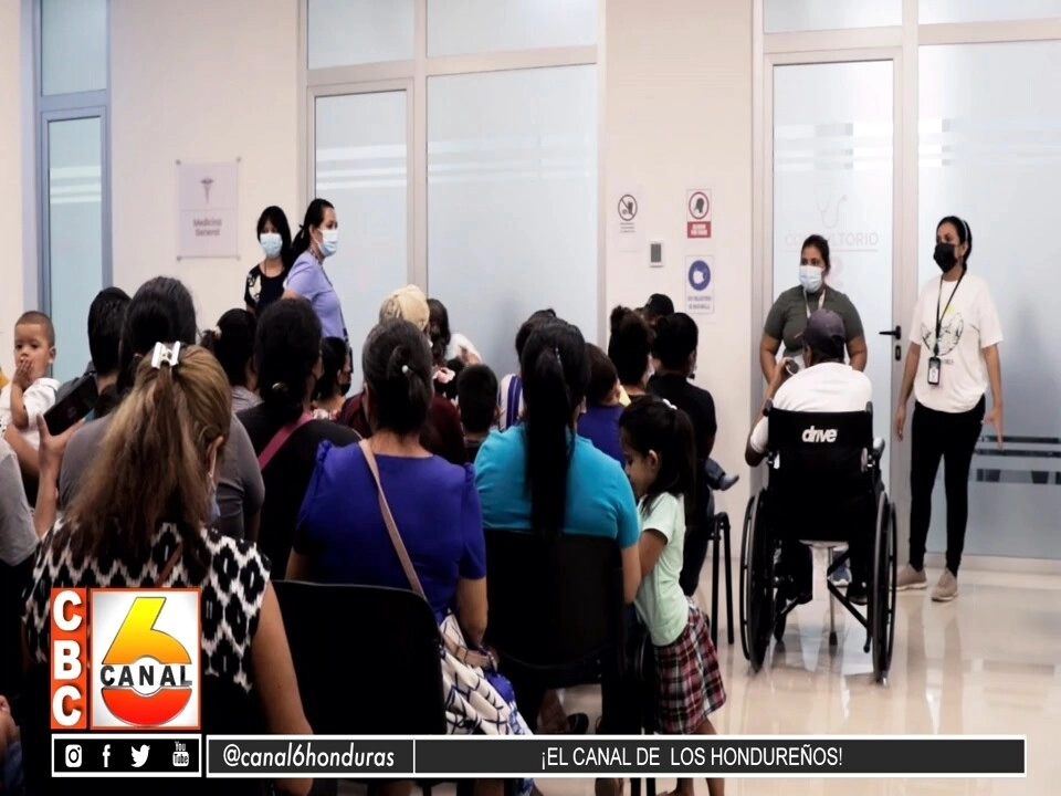 Más de 800 personas han recibido atención médica en el Macro Distrito de Salud de Cofradía