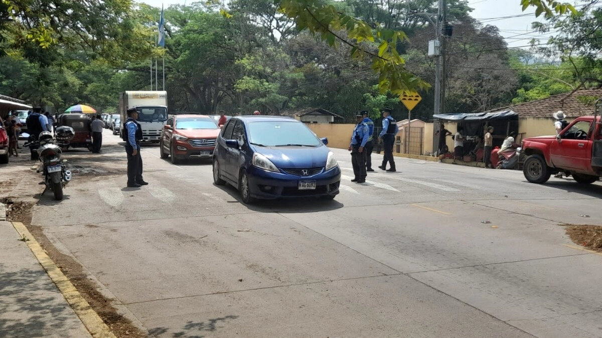 Mediación de la Policía Nacional permite suspensión de toma de carretera en Copán Ruinas