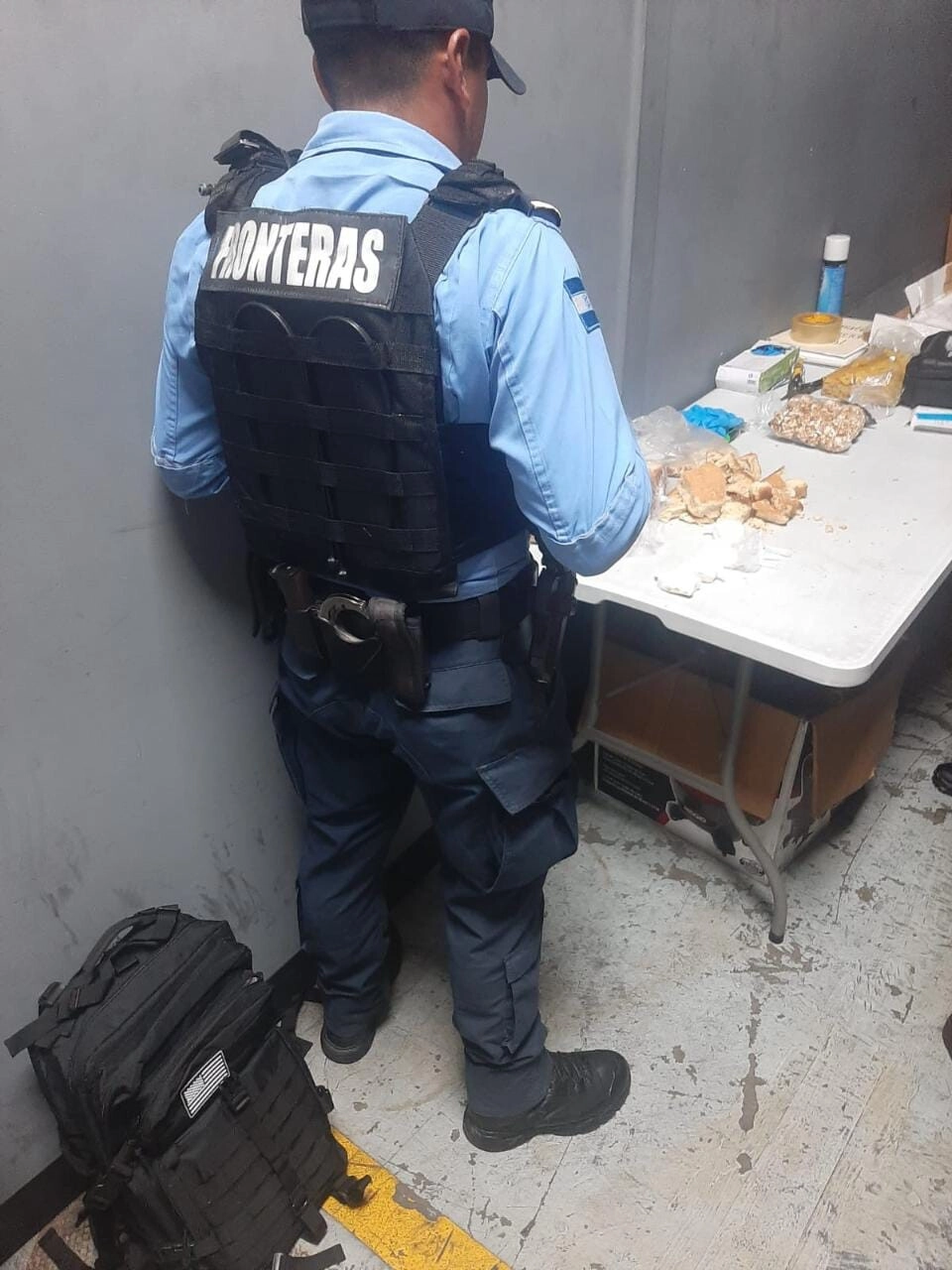Policías de Fronteras encuentran cocaína dentro de bolsas con pan que iban como encomienda para EE.UU.