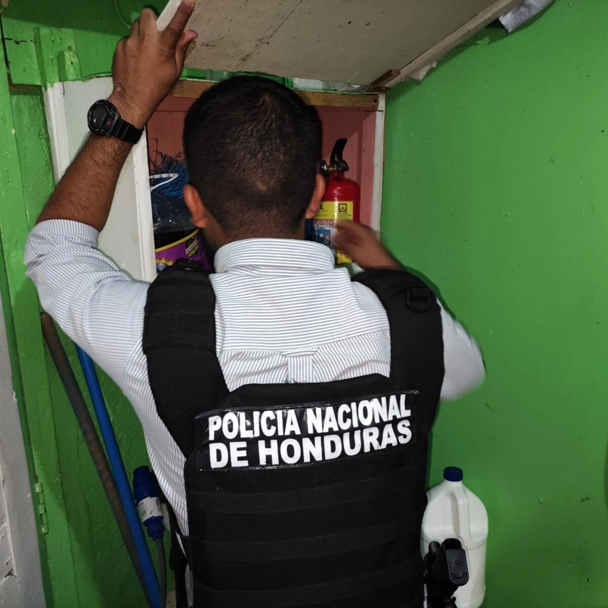 En La Ceiba, mediante una fuerte requisa se decomisaron varios objetos ilegales y una gran cantidad de estupefacientes 01