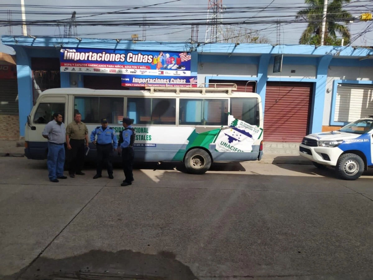 Funcionarios policiales de la UMEP-16 brindan seguridad y resguardo a turistas Mexicanos 03