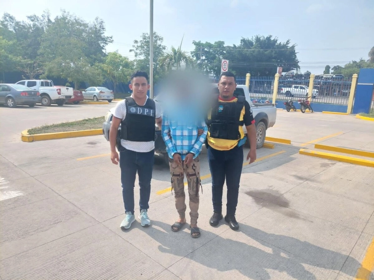 Mediante allanamiento de morada agentes de la UDEP-3 capturan a sospechoso por el delitos de robo, porte ilegal de arma de fuego y atentado