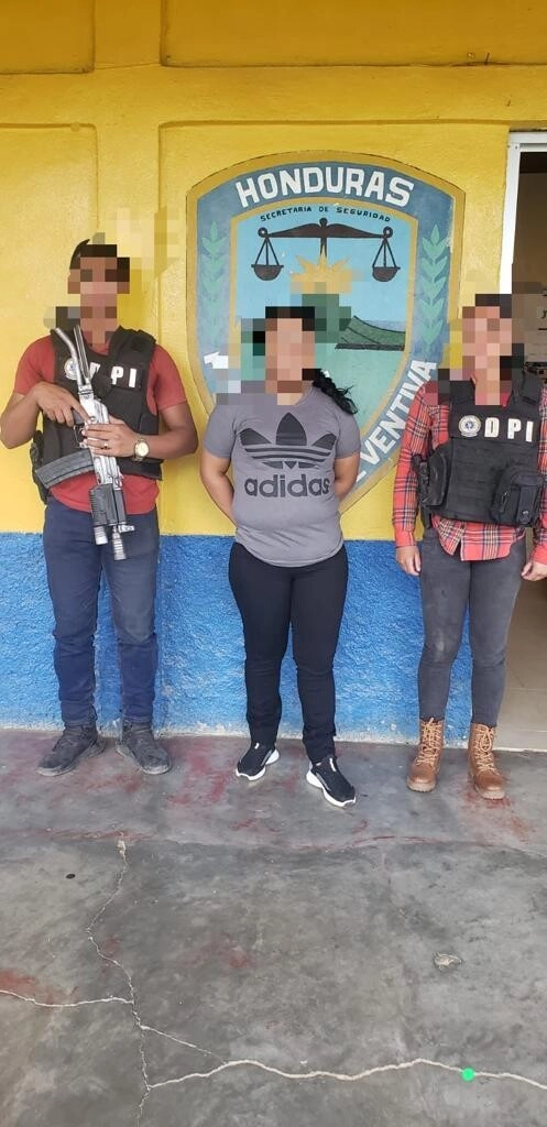 Mediante allanamiento de morada agentes de la UDEP-8 en Guaimaca arrestan a fémina por el delito de tráfico de drogas