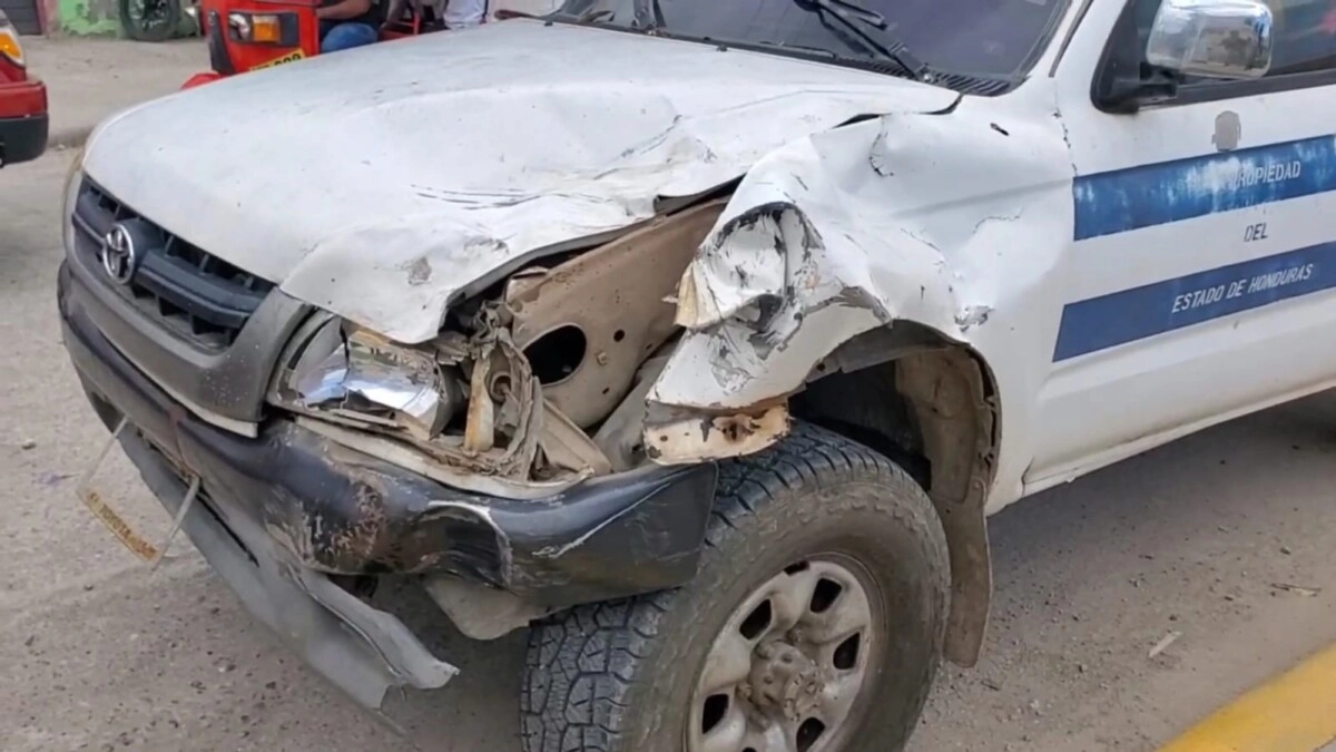Un fuerte accidente de tránsito tipo colisión se registra en la ciudad de La Entrada, Copán