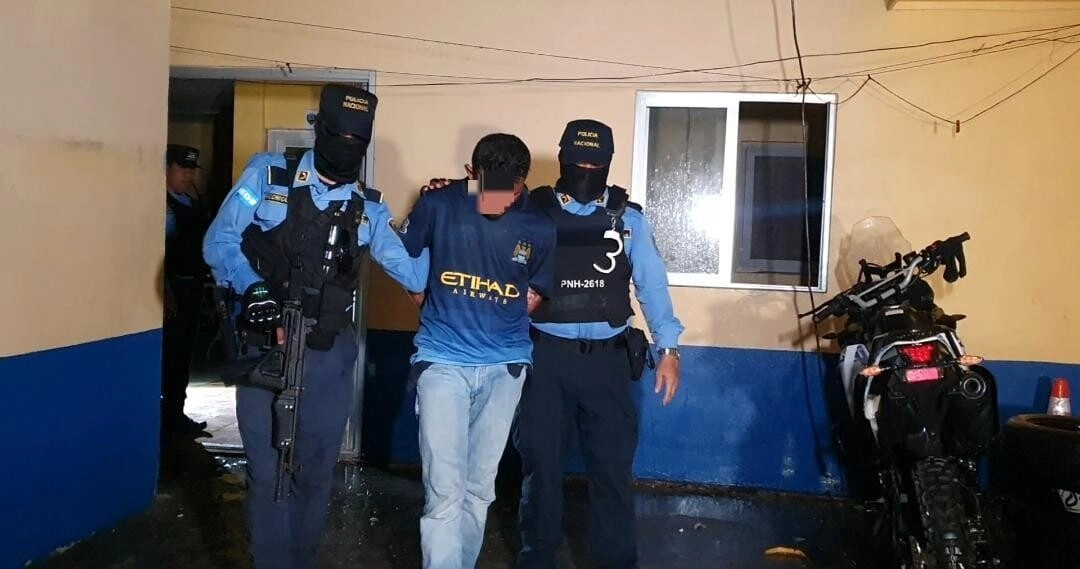Policía Nacional captura a miembros de la Pandilla 18 dedicados al sicariato en San Pedro Sula 02
