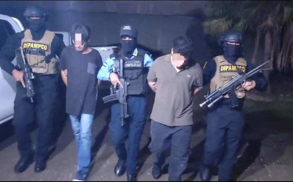 Agentes de DIPAMPCO le dieron detención a dos personas en posesión de drogas en Siguatepeque 01