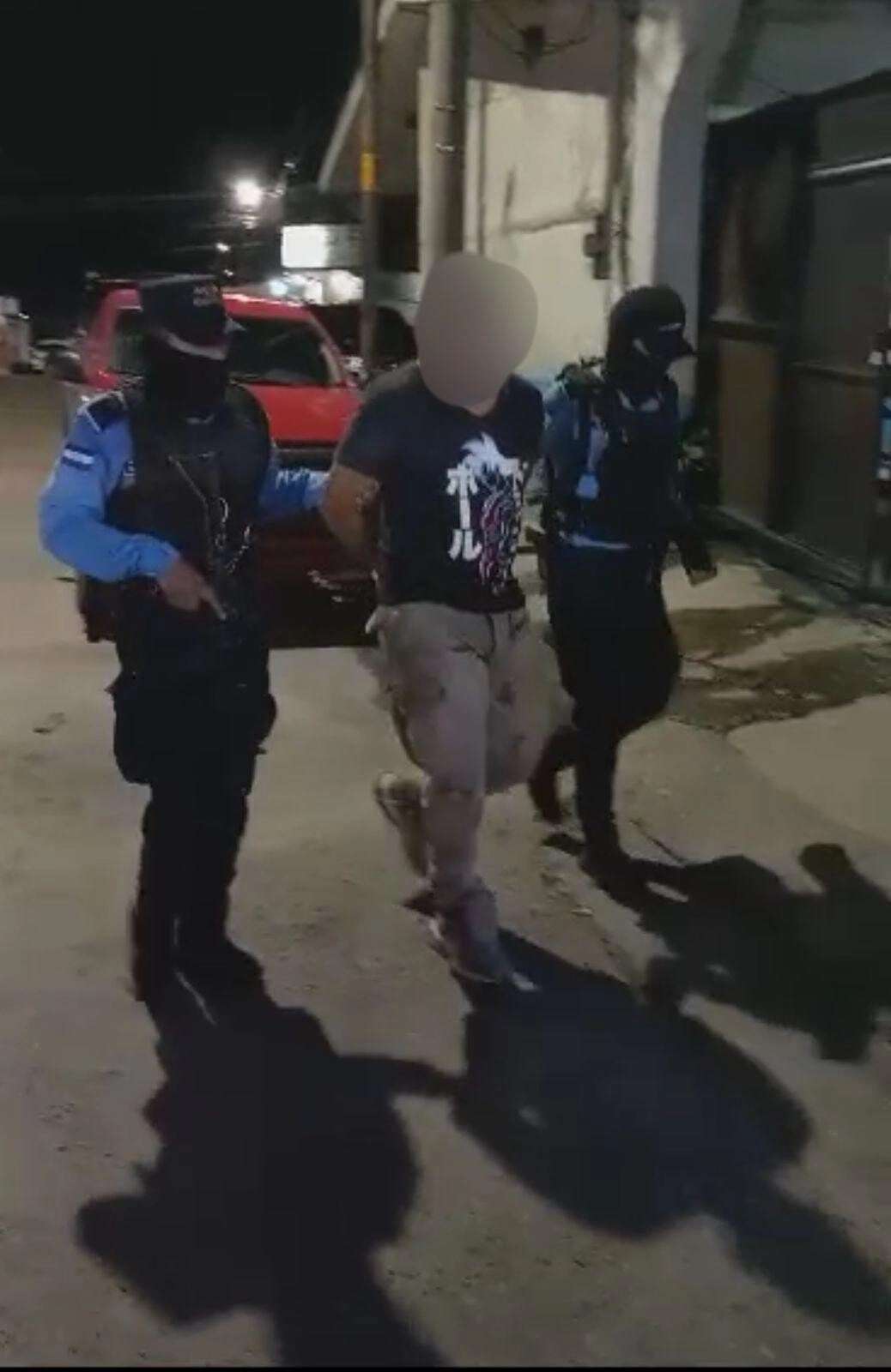 Presunto integrante del grupo delictivo organizado MS-13 es detenido por agentes policiales en Cofradía, Cortés 02