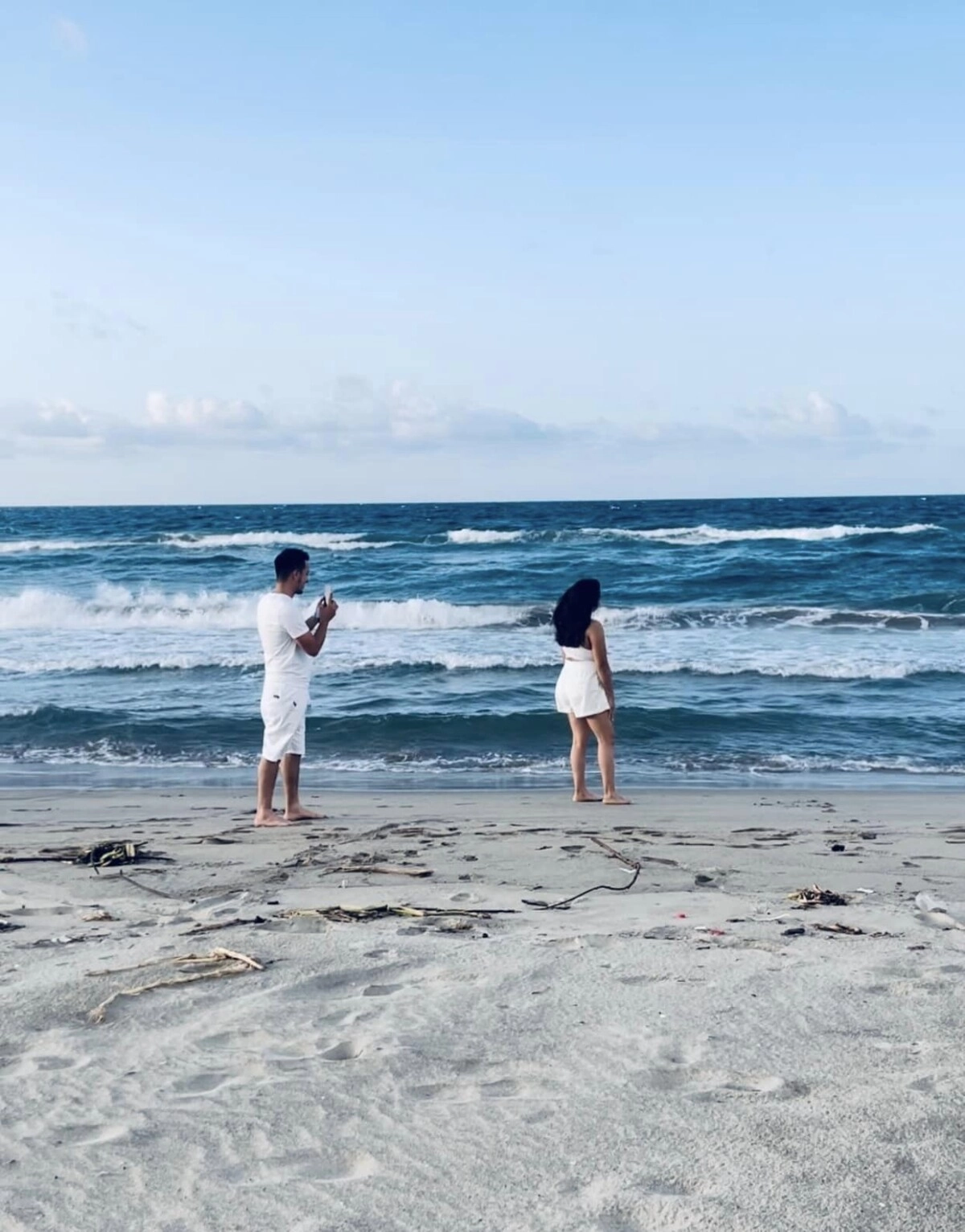 ¡Se nos casa! Periodista de canal 6 le propone matrimonio a su novia en la playa 08
