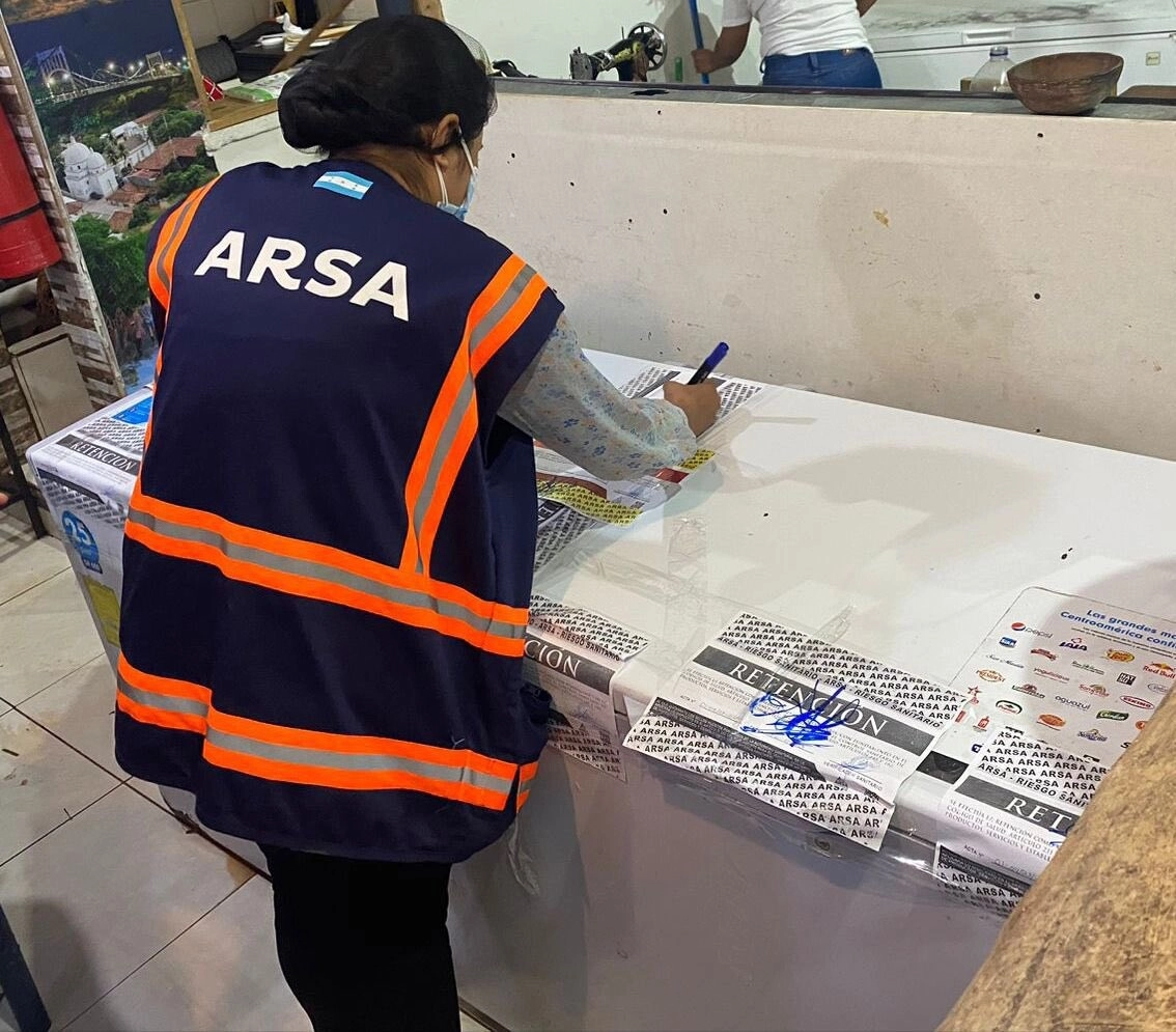 ARSA ordena destruir más de 700 libras de camarones decomisados en la capital industrial 01