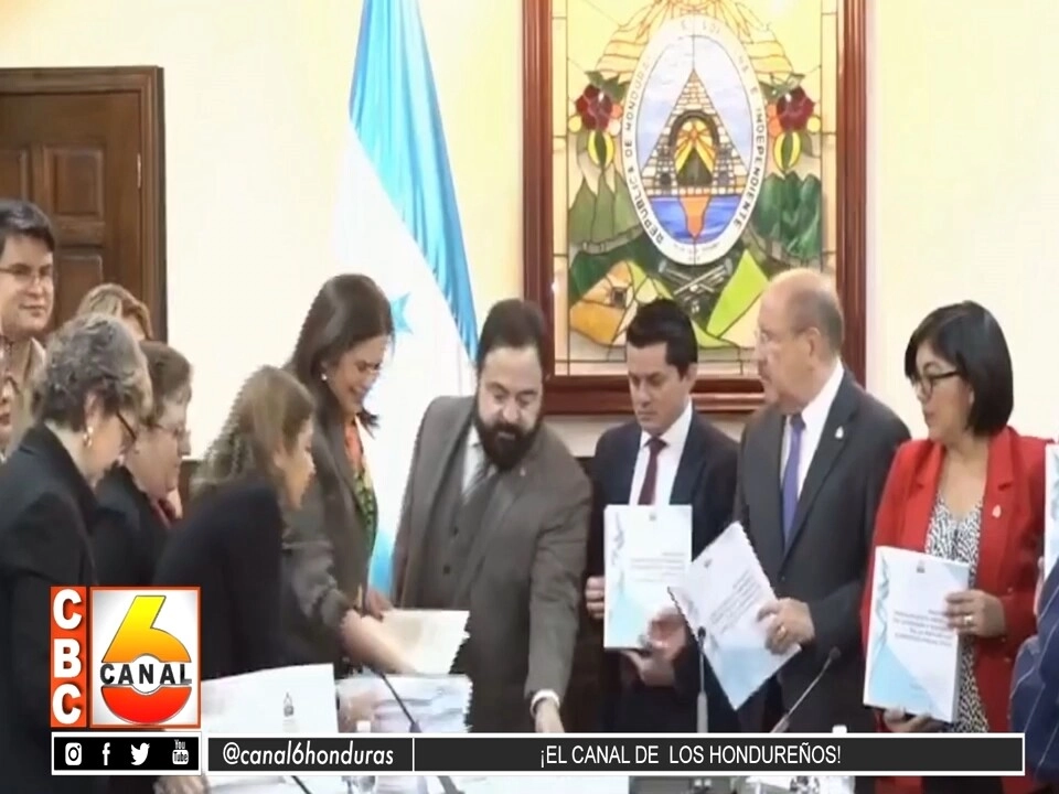 Congreso Nacional recibe presupuesto general de la república de Honduras 2024 CBC Canal 6