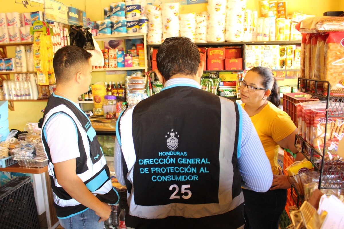 El INM y la Unidad de Protección al Consumidor realizan Monitoreo de precios en Danlí para evitar estafas a los Migrantes
