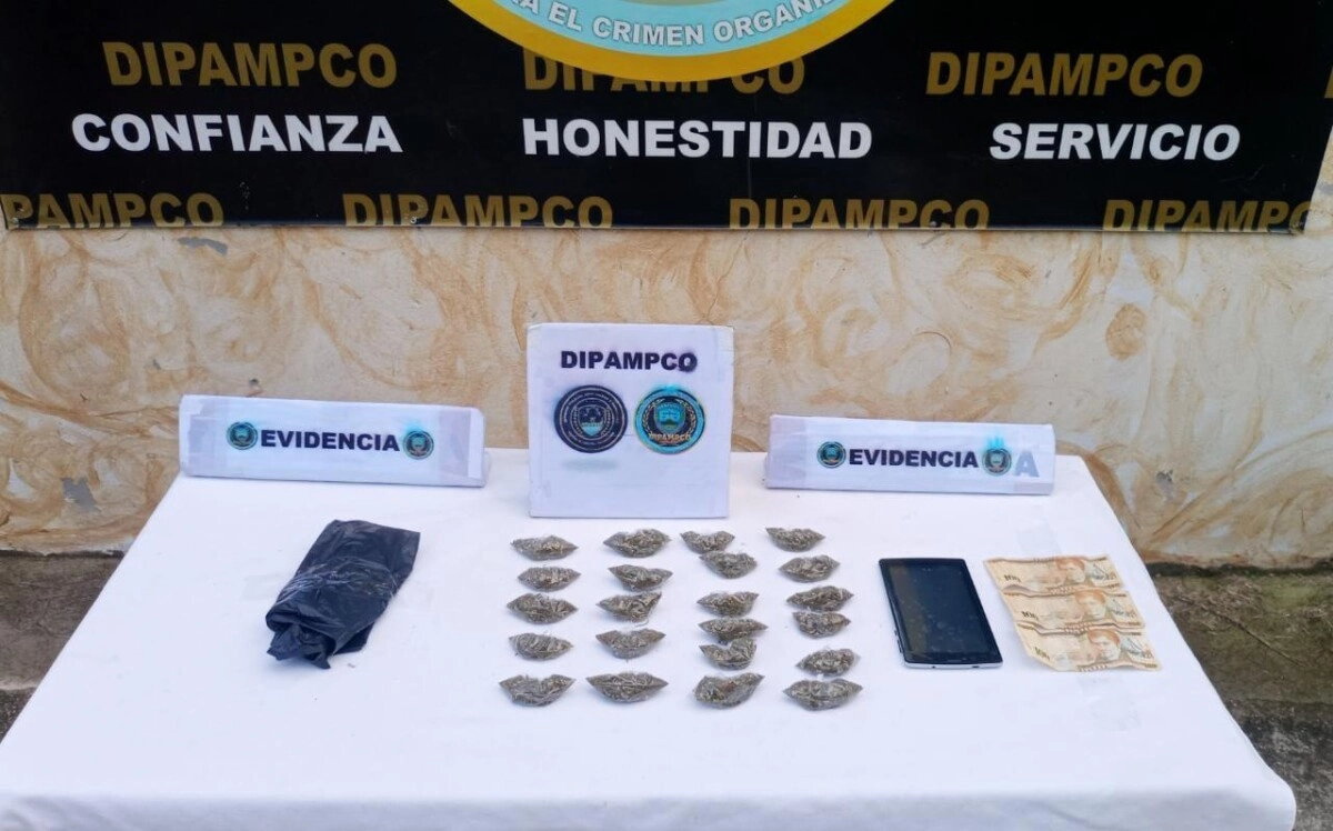 En posesión de drogas DIPAMPCO captura a un ciudadano en La Libertad Comayagua02
