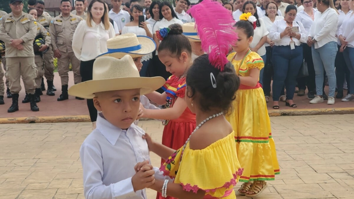 Inauguran fiestas patrias en Quimistán, Santa Bárbara 02