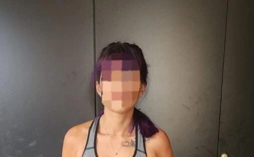 Pareja es arrestada por autoridades de la UDEP-11 tras exhibición de disparos al aire en Roatán
