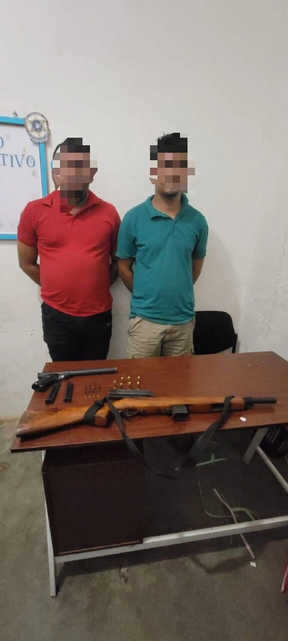 Policía de la UMEP-19 detienen a dos sujetos por el delito de porte ilegal de arma de fuego en Trujillo 03