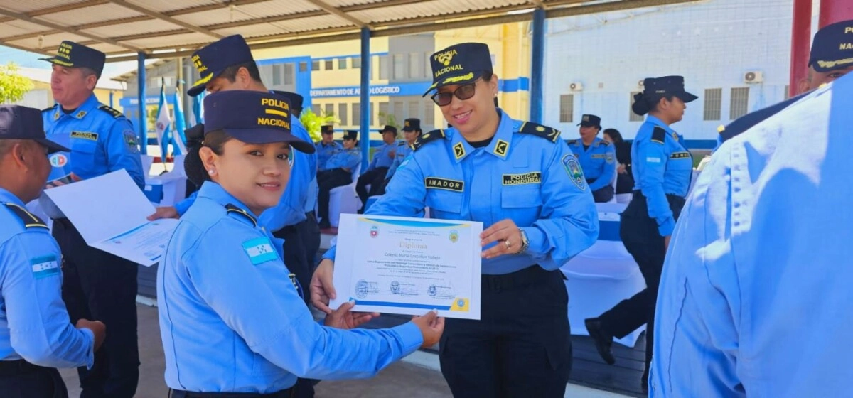 Policía Nacional asciende a 161 policías de escala básica al grado inmediato superior en Comayagua01