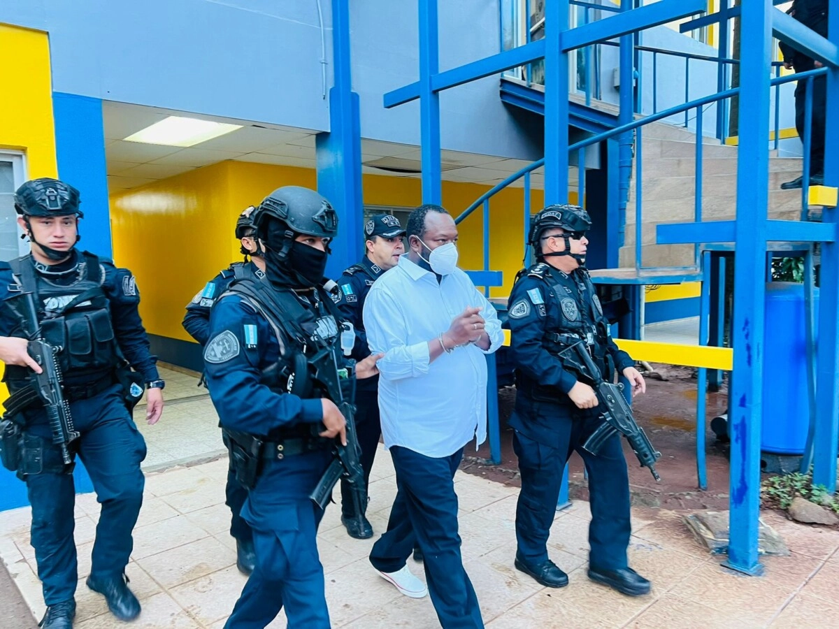 Policía Nacional traslada a Erasmo Ávila Palacios a segunda audiencia de extradición02