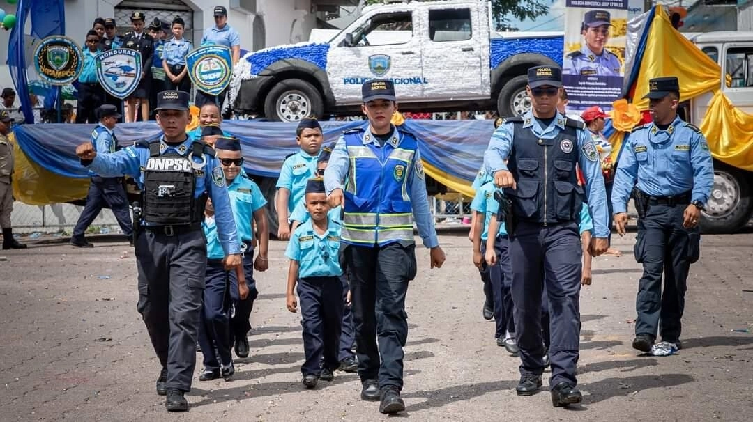 Con un gran espectáculo autoridades policiales de la UDEP-17 cierran el desfile del 178 aniversario de Nacaome, Valle04