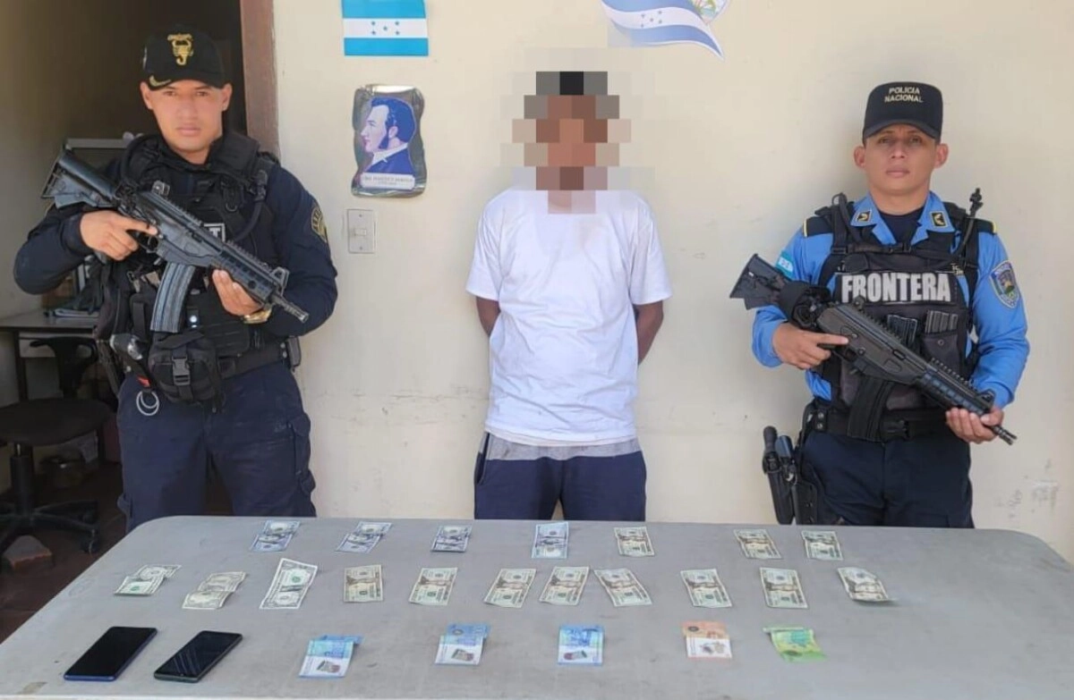 Policía de Fronteras arresta a dos sujetos por el supuesto delito de tráfico ilícito de personas en Cifuentes El Paraíso03