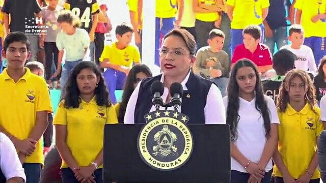 Talanga cuenta con moderno polideportivo inaugurado hoy por la presidenta Xiomara Castro