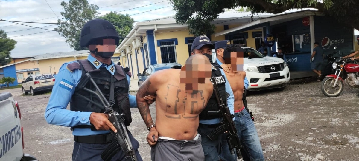 Doble Captura De Miembros De La Pandilla 18 En La Ceiba Armados Y Con Sustancias Ilícitas