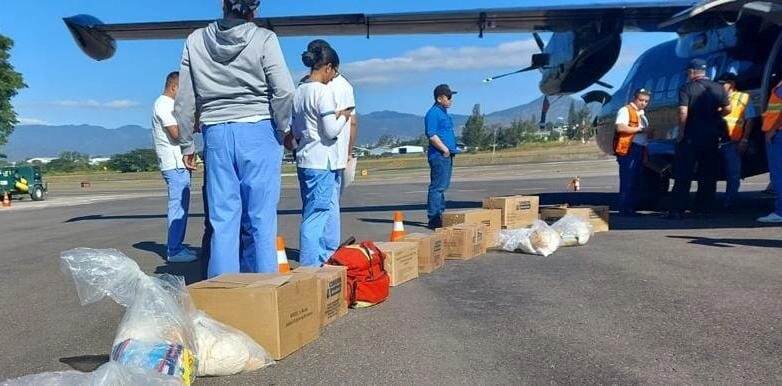 La Policía Nacional despliega brigada humanitaria en La Mosquitia hondureña tras trágico naufragio en Brus Laguna