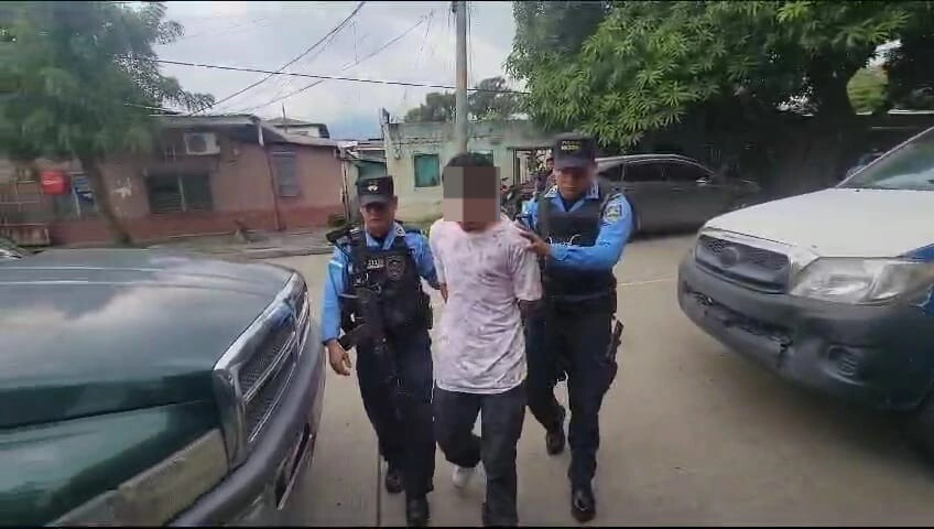 Policías De La Umep 07 Capturan Al “colocho” Presunto Miembro De La Ms 13 En Poder De Varios Envoltorios