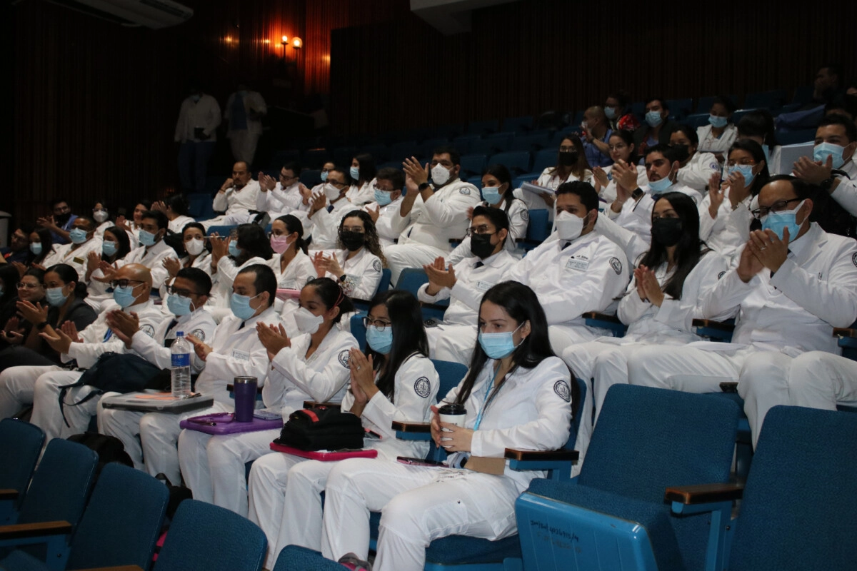 Alrededor de 50 médicos generales iniciarán sus especialidades en el Hospital Escuela