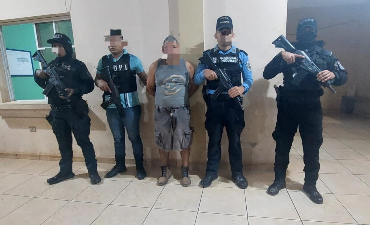 Funcionarios De Udep 15 Arrestan Individuo Por Porte Legal De Arma De Fuego
