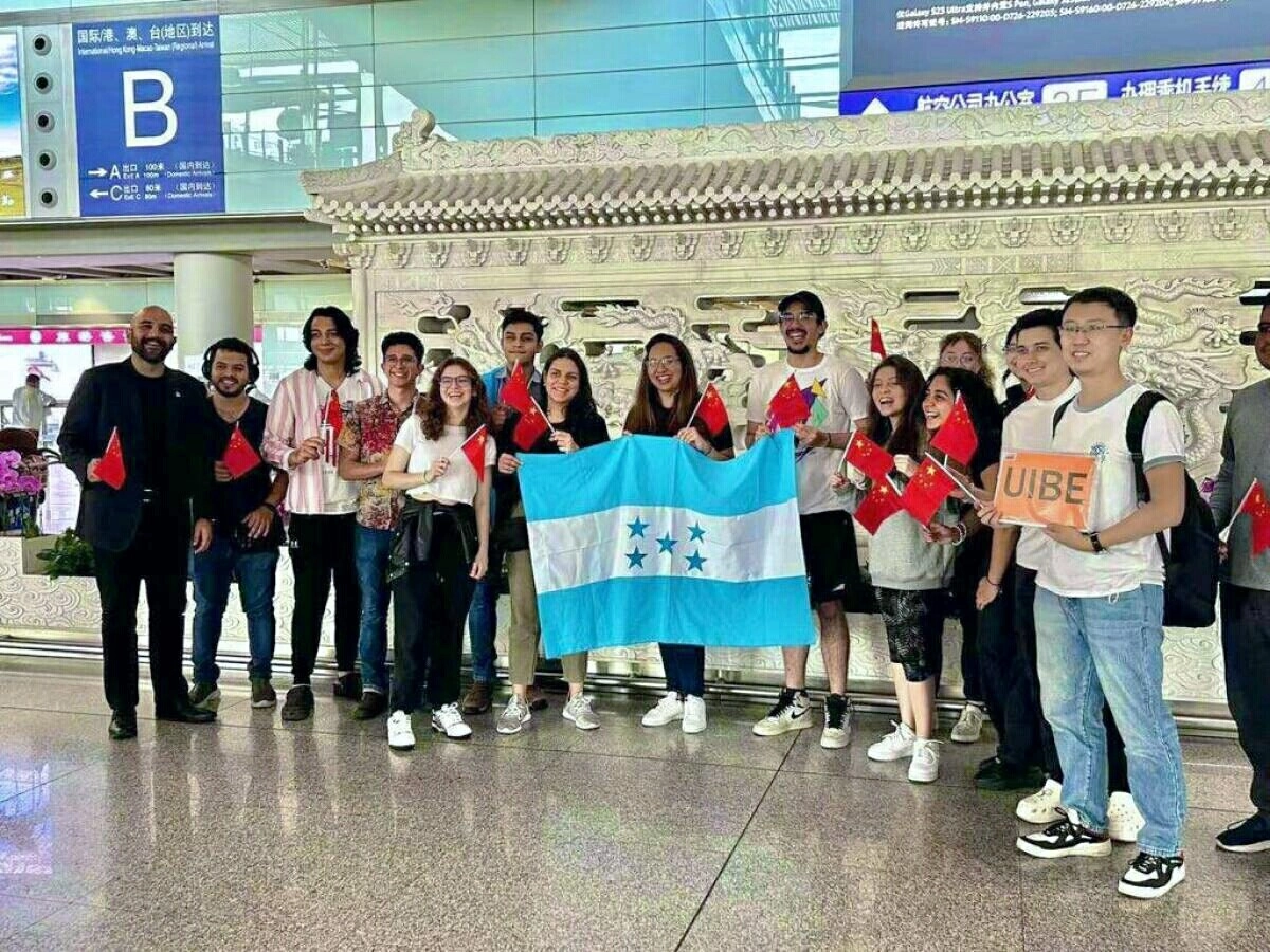 Gobierno De Honduras Mantiene Compromiso De Continuar Pagando Becas A Estudiantes Universitarios En Taiwán