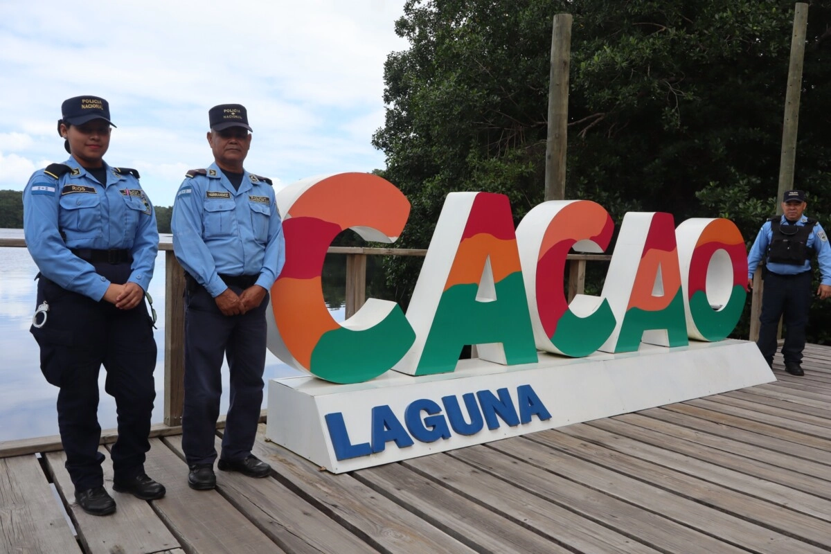 Policía De La Udep 01 Resguarda Tesoro Natural De La Laguna Del Cacao