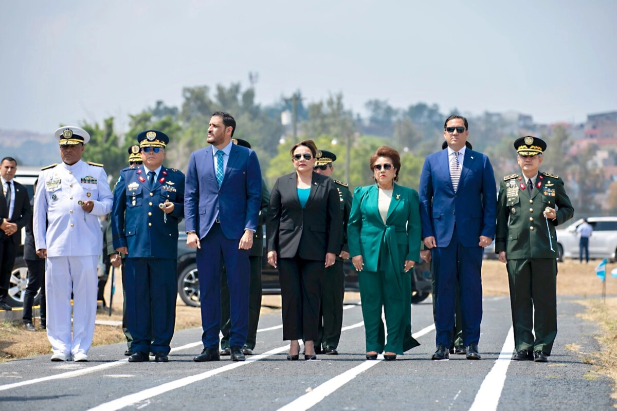 Presidenta Xiomara Castro Anuncia Repotenciación De La Fuerza Aérea En Su 93 Aniversario 02