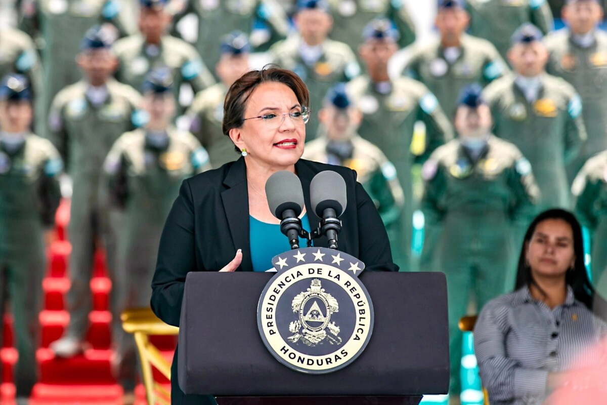 Presidenta Xiomara Castro Anuncia Repotenciación De La Fuerza Aérea En Su 93 Aniversario