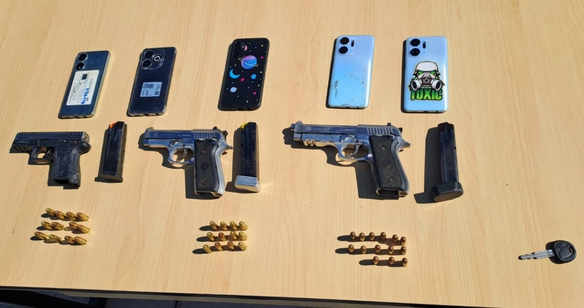 DIPAMPCO juntos a las demás unidades de seguridad de la Policía Nacional, captura a supuestos Pandilleros en posesión de dos A R15 y chalecos anti balas en Olanchito Yoro.