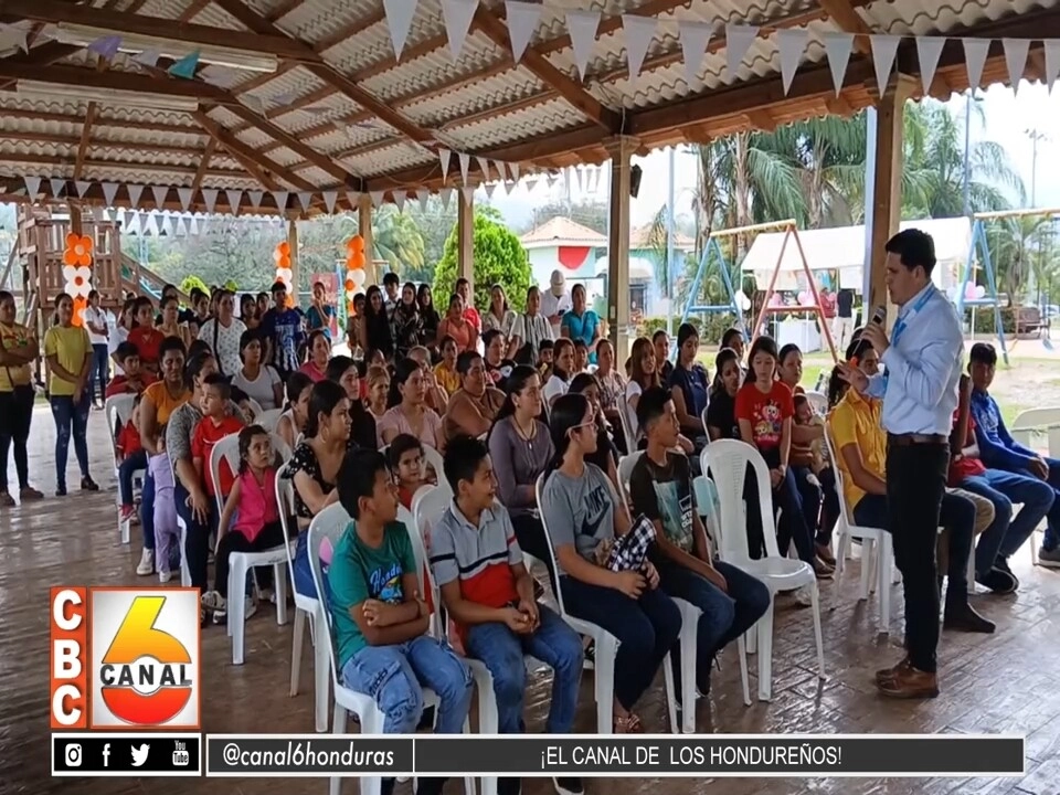 Adasba Y La Direccion Municipal De Educacion Realizan Feria Comunitaria