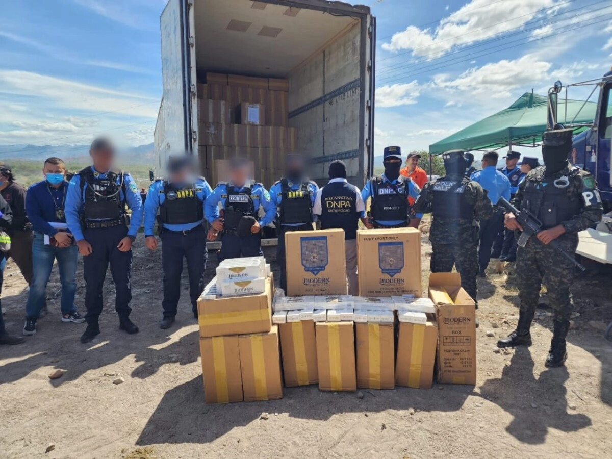 Efectivos Antidrogas Destruyen Mas De 11 Millones De Cigarrillos Decomisados En Choluteca