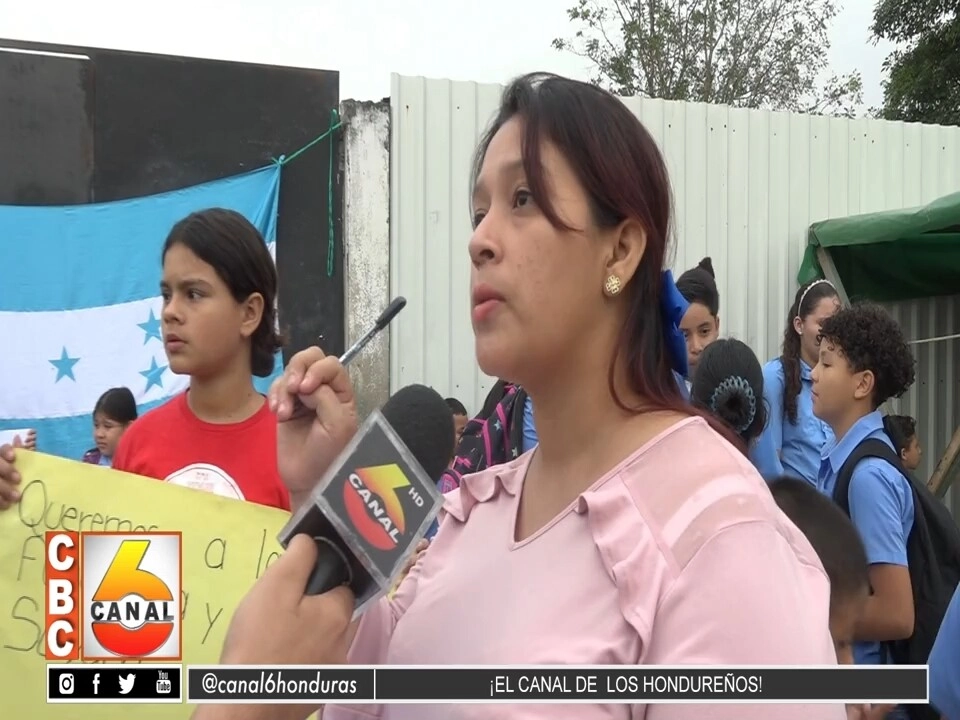 Padres Del Ceb Jose Cecilio Del Valle Protestan Por Destitucion De La Directora