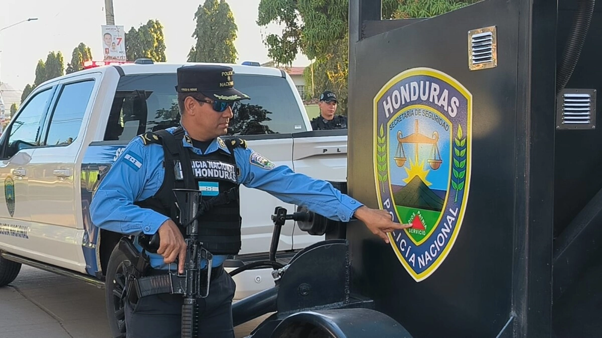 Policia Nacional Instala Moderna Plataforma Tactica Movil En Catacamas Olancho