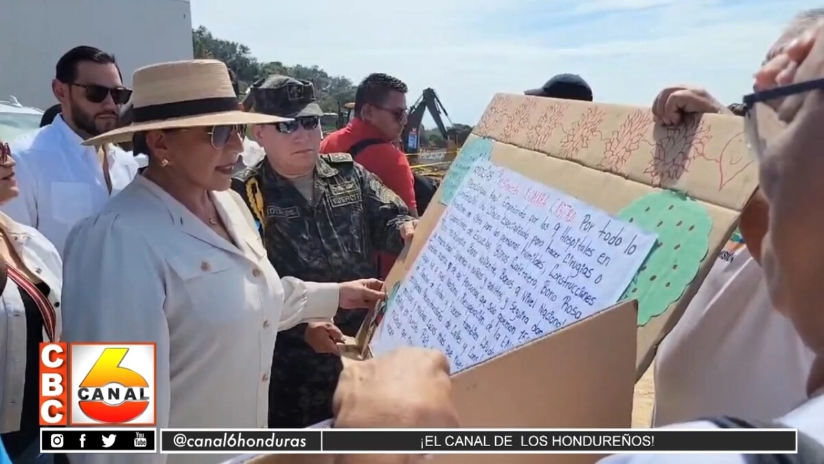 Presidenta Castro Supervisa Avances Del Hospital De Emergencia En Roatan